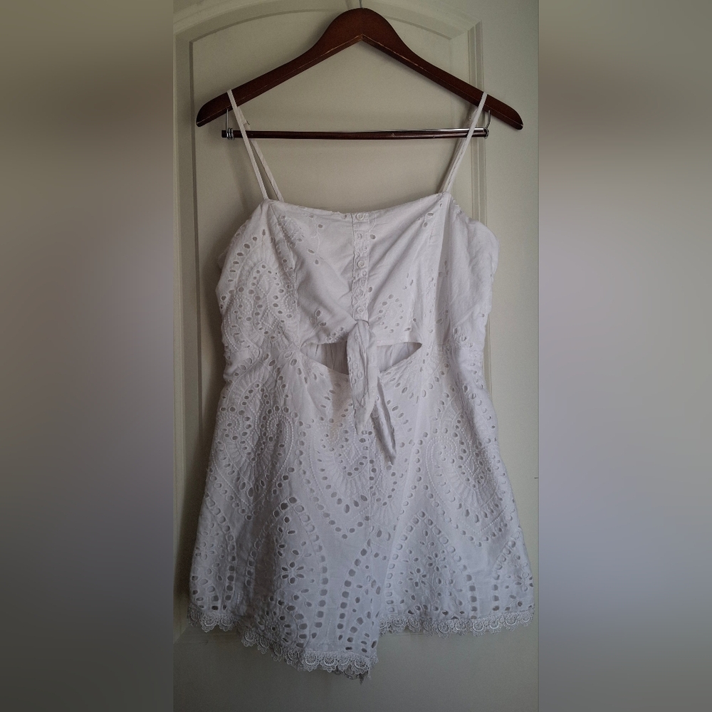 Lulus Tie-front Eyelet Lace Romper Beachy Summer Angelcore Boho Western Cruise‎